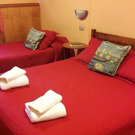 Hostal Victoria Punta Arenas Luaran gambar