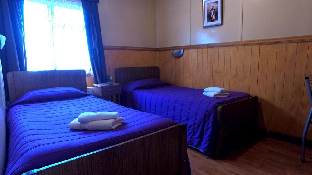 Hostal Victoria Punta Arenas Luaran gambar