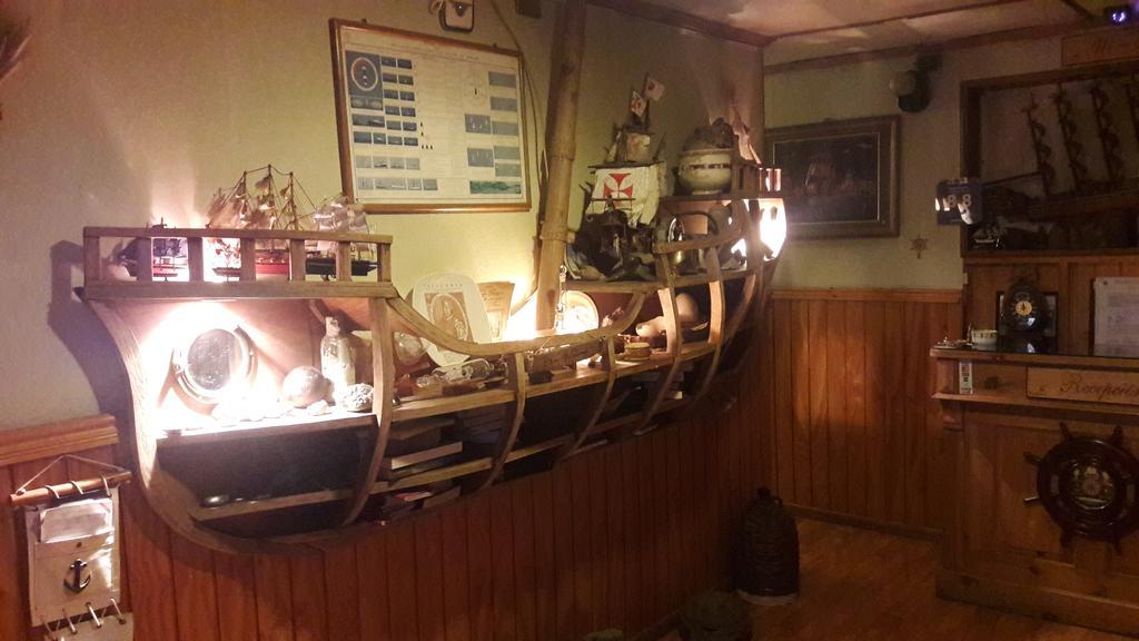 Hostal Victoria Punta Arenas Luaran gambar